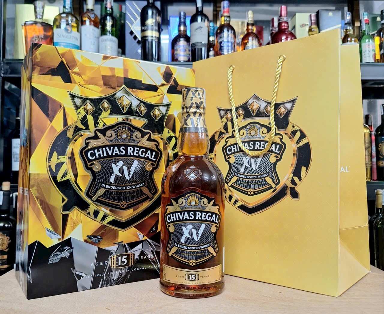 Chivas Regal XV 700ml/40%Vol.(Hộp tặng F25: + hộp, túi giấy)