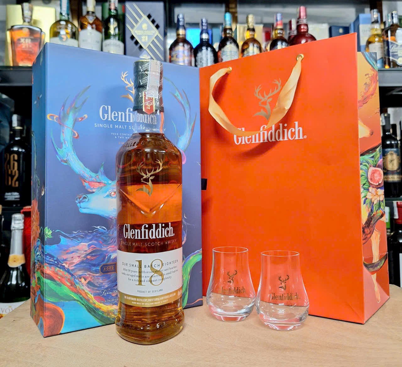 Glenfiddich 18Yo 700ml/40%vol(Hộp quà tặng F25: + hộp, 2 cốc, túi giấy)