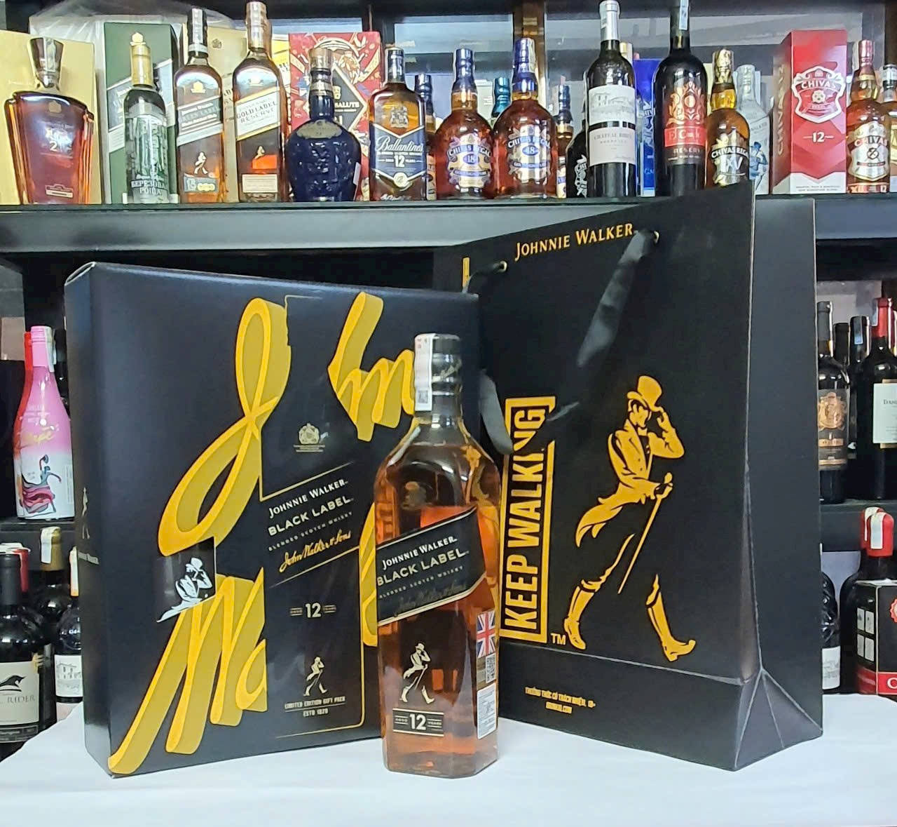 John Walker Black Label 750ml/40%vol.(Hộp quà tặng: F24)