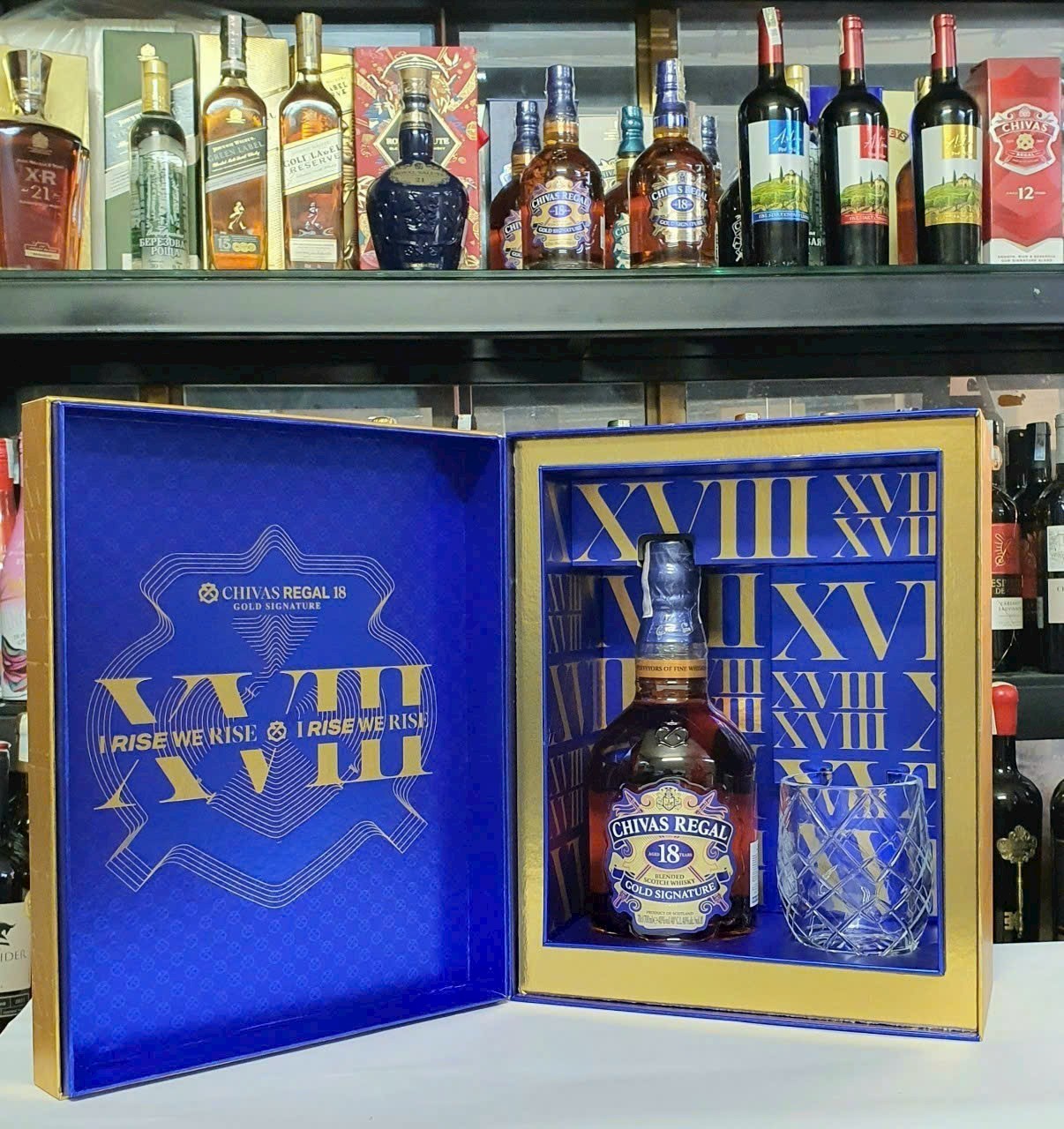 Chivas Regal 18Yo 700ml/40%Vol.(Hộp quà tặng F24: + cốc, túi giấy)